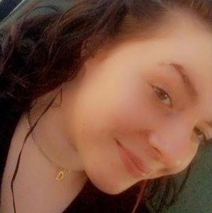 Meet your Posher, Analyssa